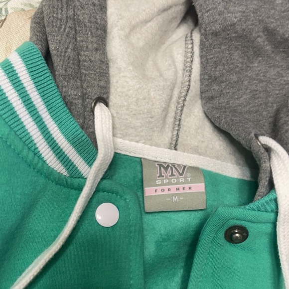 Jacket - Picture 2 of 5